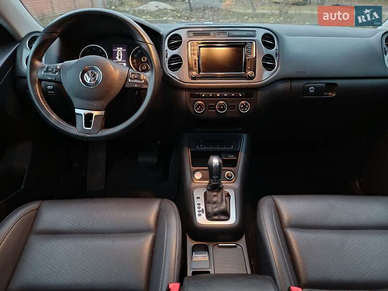 Внедорожник / Кроссовер Volkswagen Tiguan 2016 в Киеве