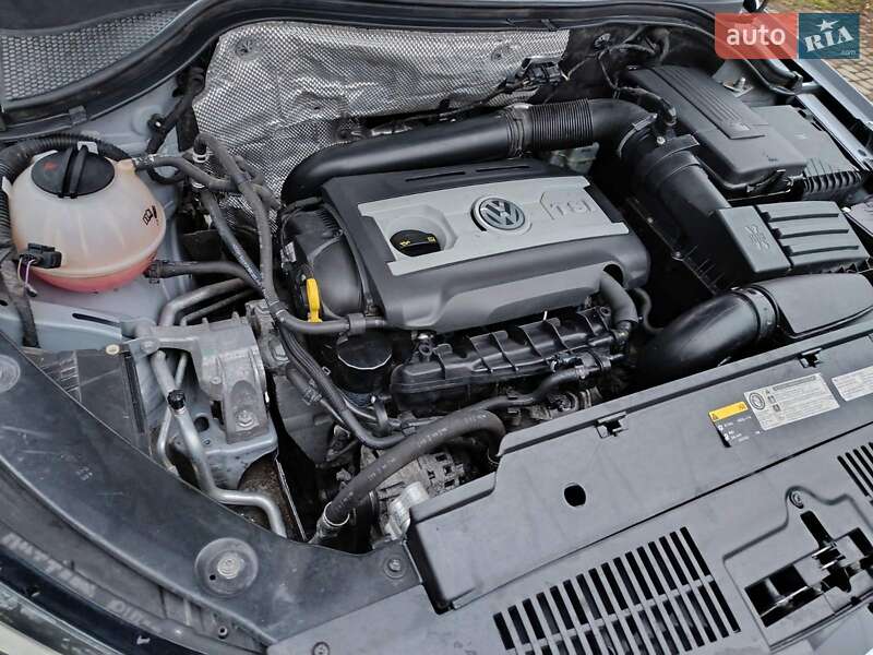 Внедорожник / Кроссовер Volkswagen Tiguan 2016 в Киеве