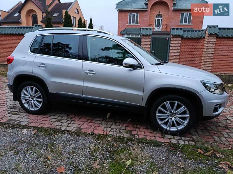 Внедорожник / Кроссовер Volkswagen Tiguan 2016 в Киеве