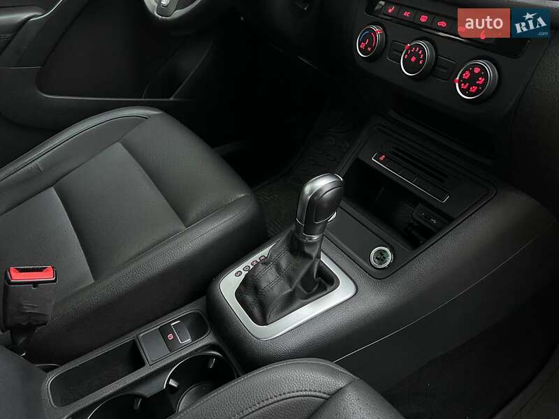 Внедорожник / Кроссовер Volkswagen Tiguan 2015 в Львове