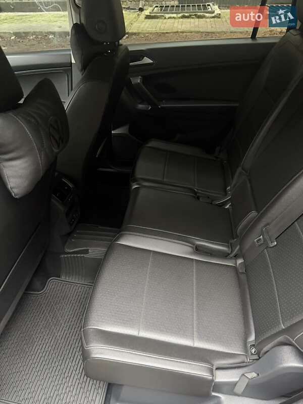 Внедорожник / Кроссовер Volkswagen Tiguan 2018 в Днепре фото 9 Внедорожник / Кроссовер Volkswagen Tiguan 2018 в Днепре