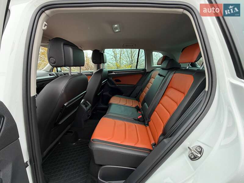 Позашляховик / Кросовер Volkswagen Tiguan 2017 в Кривому Розі