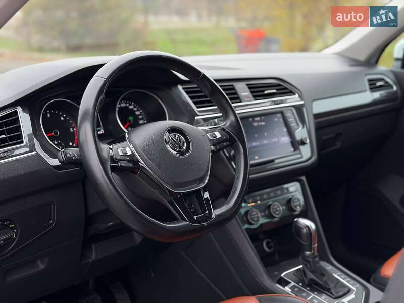 Позашляховик / Кросовер Volkswagen Tiguan 2017 в Кривому Розі