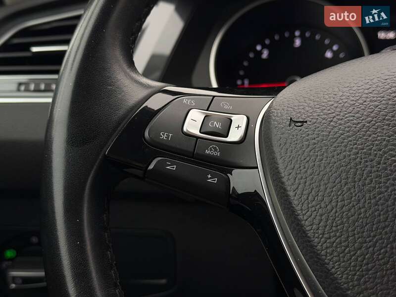 Позашляховик / Кросовер Volkswagen Tiguan 2017 в Кривому Розі