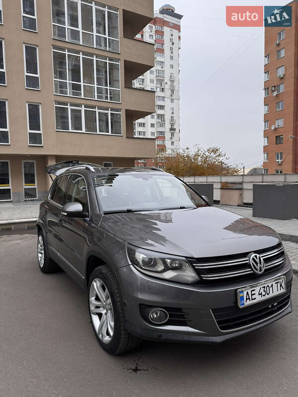 Внедорожник / Кроссовер Volkswagen Tiguan 2011 в Харькове