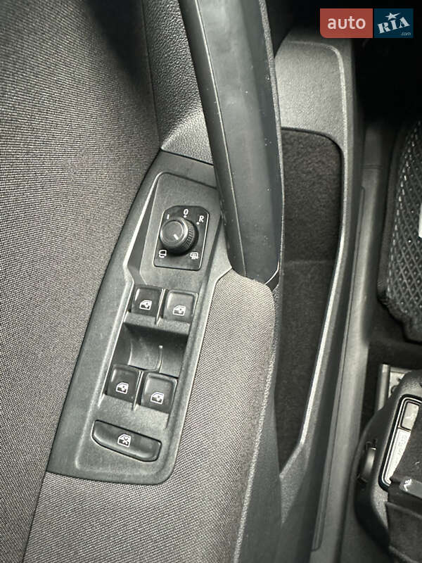 Внедорожник / Кроссовер Volkswagen Tiguan 2019 в Бердичеве