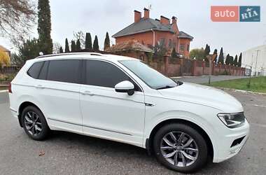 Позашляховик / Кросовер Volkswagen Tiguan 2017 в Києві