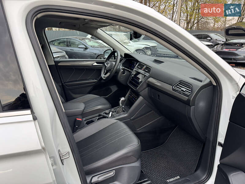 Внедорожник / Кроссовер Volkswagen Tiguan 2023 в Ровно