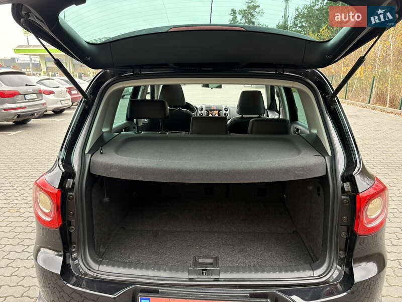 Внедорожник / Кроссовер Volkswagen Tiguan 2011 в Львове