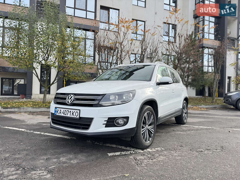 Внедорожник / Кроссовер Volkswagen Tiguan 2015 в Киеве