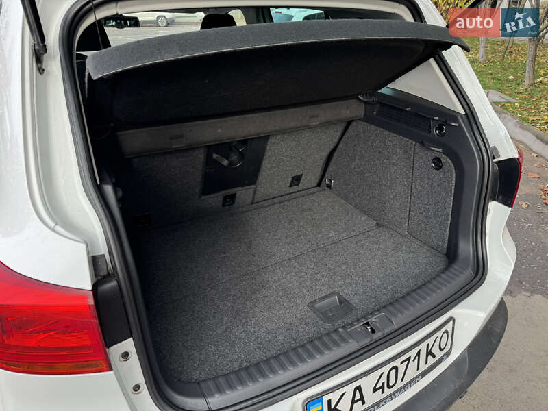 Внедорожник / Кроссовер Volkswagen Tiguan 2015 в Киеве