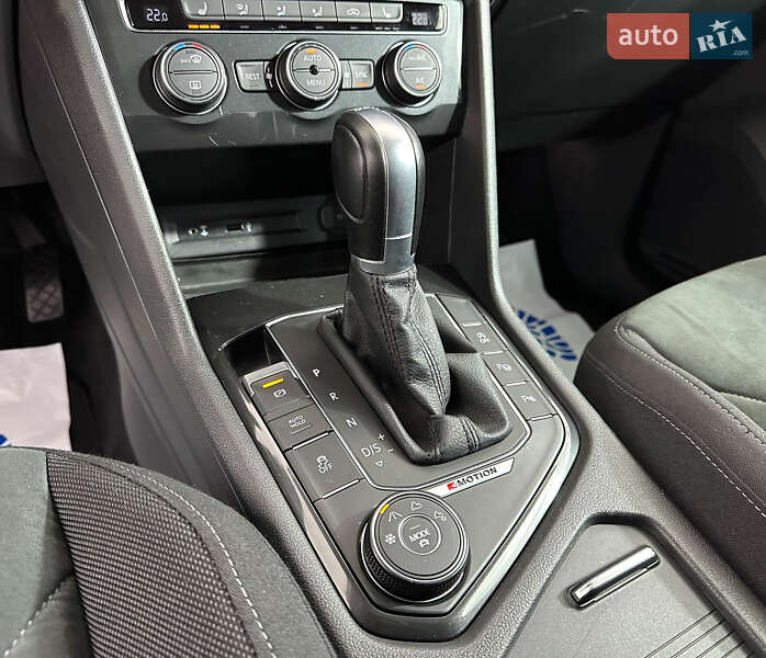 Внедорожник / Кроссовер Volkswagen Tiguan 2016 в Львове