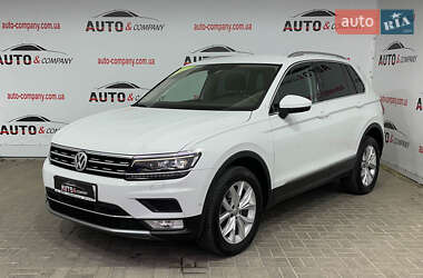 Позашляховик / Кросовер Volkswagen Tiguan 2016 в Львові
