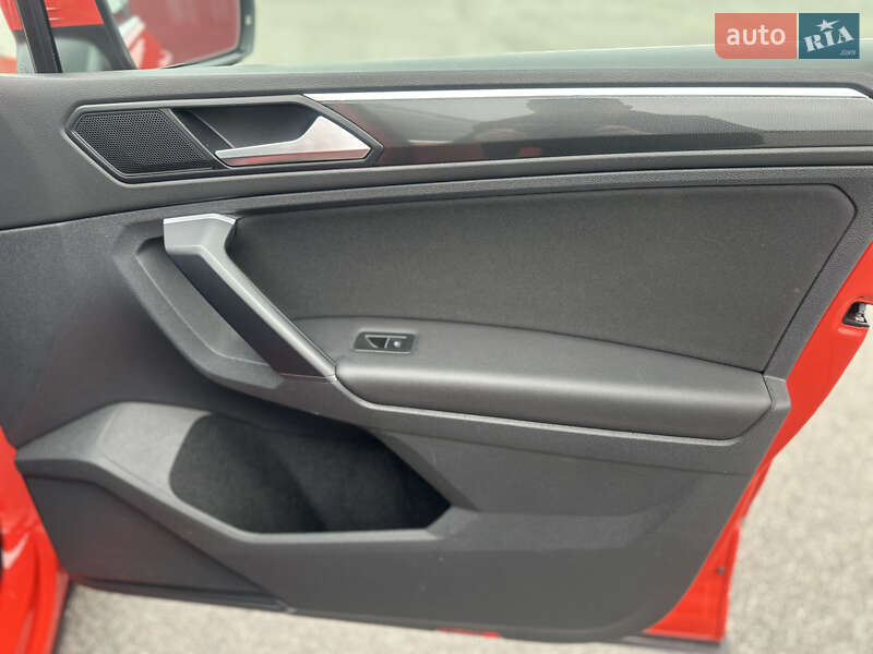 Внедорожник / Кроссовер Volkswagen Tiguan 2018 в Киеве