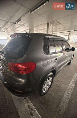 Внедорожник / Кроссовер Volkswagen Tiguan 2012 в Харькове