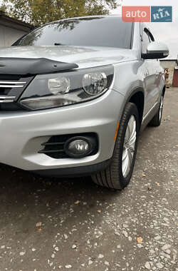 Позашляховик / Кросовер Volkswagen Tiguan 2012 в Харкові