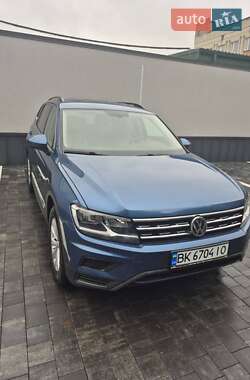 Позашляховик / Кросовер Volkswagen Tiguan 2017 в Рівному