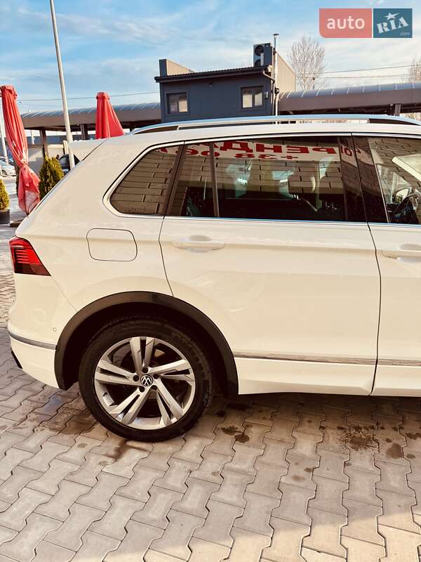 Внедорожник / Кроссовер Volkswagen Tiguan 2022 в Киеве