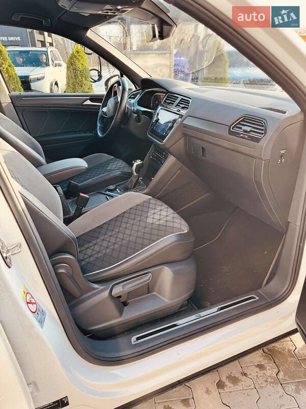 Внедорожник / Кроссовер Volkswagen Tiguan 2022 в Киеве