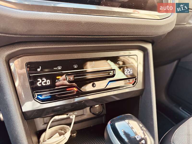 Внедорожник / Кроссовер Volkswagen Tiguan 2022 в Киеве