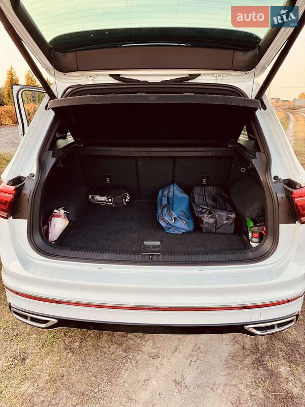 Внедорожник / Кроссовер Volkswagen Tiguan 2022 в Киеве
