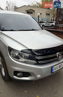 Позашляховик / Кросовер Volkswagen Tiguan 2012 в Харкові