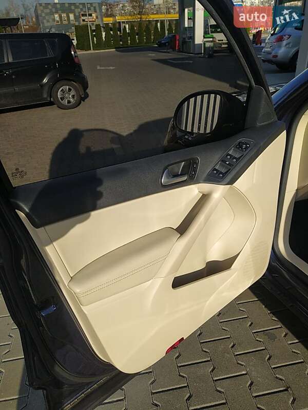 Внедорожник / Кроссовер Volkswagen Tiguan 2016 в Киеве