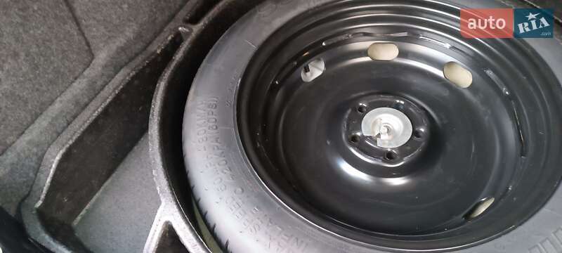 Внедорожник / Кроссовер Volkswagen Tiguan 2016 в Желтых Водах