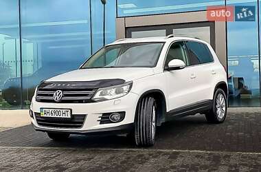 Внедорожник / Кроссовер Volkswagen Tiguan 2011 в Днепре