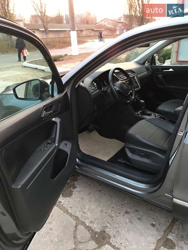 Внедорожник / Кроссовер Volkswagen Tiguan 2017 в Белгороде-Днестровском фото 13 Внедорожник / Кроссовер Volkswagen Tiguan 2017 в Белгороде-Днестровском