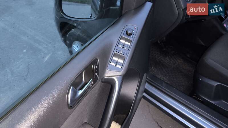 Внедорожник / Кроссовер Volkswagen Tiguan 2018 в Ахтырке