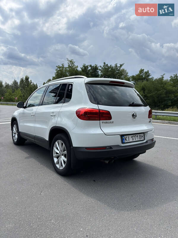 Внедорожник / Кроссовер Volkswagen Tiguan 2016 в Киеве