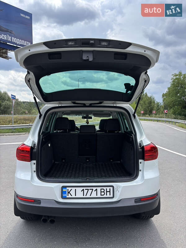 Внедорожник / Кроссовер Volkswagen Tiguan 2016 в Киеве