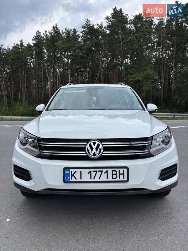 Внедорожник / Кроссовер Volkswagen Tiguan 2016 в Киеве
