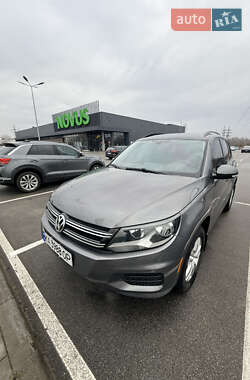 Внедорожник / Кроссовер Volkswagen Tiguan 2015 в Ирпене
