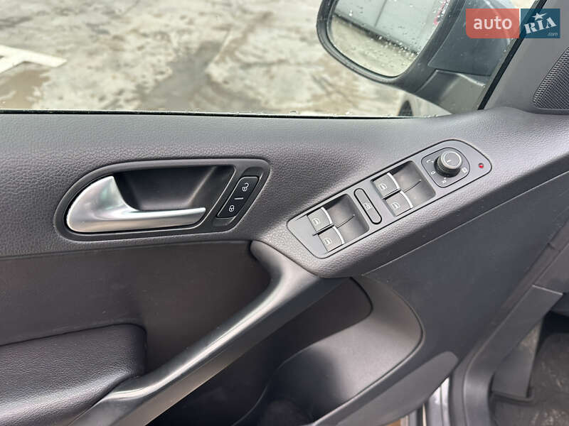 Позашляховик / Кросовер Volkswagen Tiguan 2016 в Києві фото 10 Позашляховик / Кросовер Volkswagen Tiguan 2016 в Києві