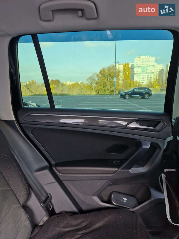 Внедорожник / Кроссовер Volkswagen Tiguan 2020 в Одессе