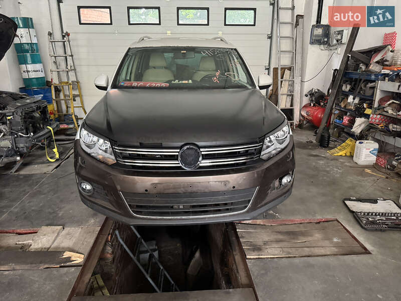 Внедорожник / Кроссовер Volkswagen Tiguan 2013 в Дубно
