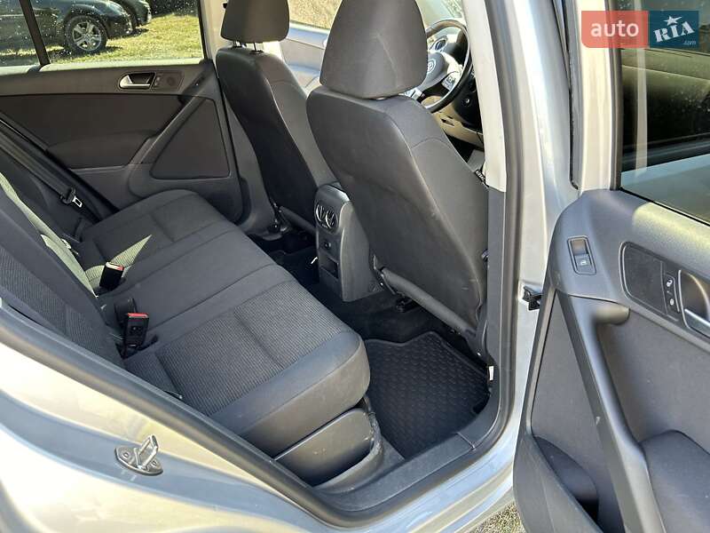 Внедорожник / Кроссовер Volkswagen Tiguan 2015 в Харькове