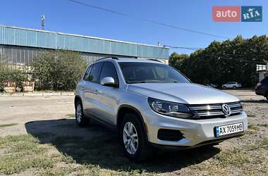 Внедорожник / Кроссовер Volkswagen Tiguan 2015 в Харькове