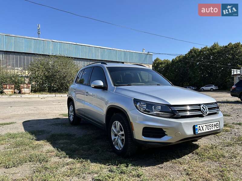 Внедорожник / Кроссовер Volkswagen Tiguan 2015 в Харькове
