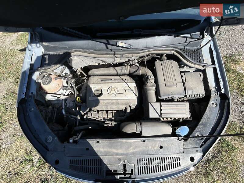 Внедорожник / Кроссовер Volkswagen Tiguan 2015 в Харькове