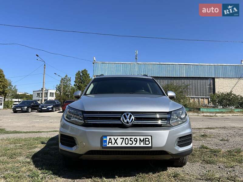 Внедорожник / Кроссовер Volkswagen Tiguan 2015 в Харькове