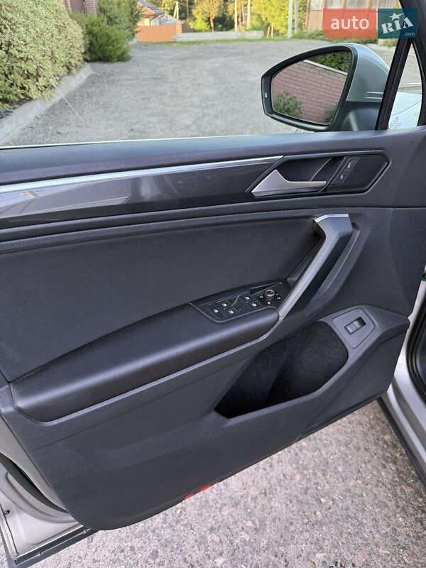 Внедорожник / Кроссовер Volkswagen Tiguan 2019 в Киеве