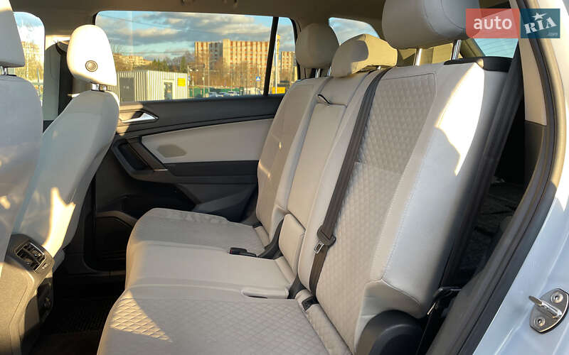 Внедорожник / Кроссовер Volkswagen Tiguan 2017 в Львове