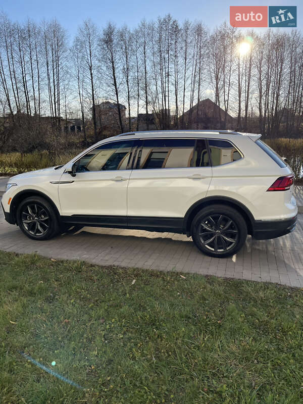 Внедорожник / Кроссовер Volkswagen Tiguan 2023 в Киеве