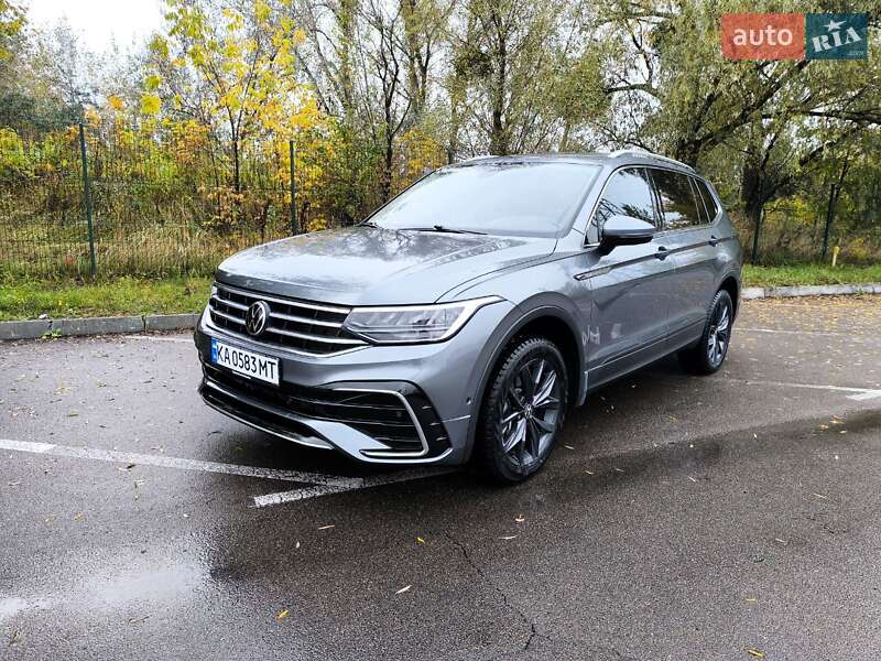 Внедорожник / Кроссовер Volkswagen Tiguan 2021 в Киеве