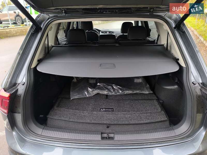 Внедорожник / Кроссовер Volkswagen Tiguan 2021 в Киеве