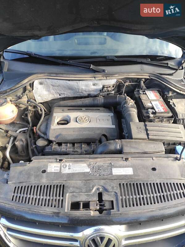 Внедорожник / Кроссовер Volkswagen Tiguan 2011 в Ильинцах