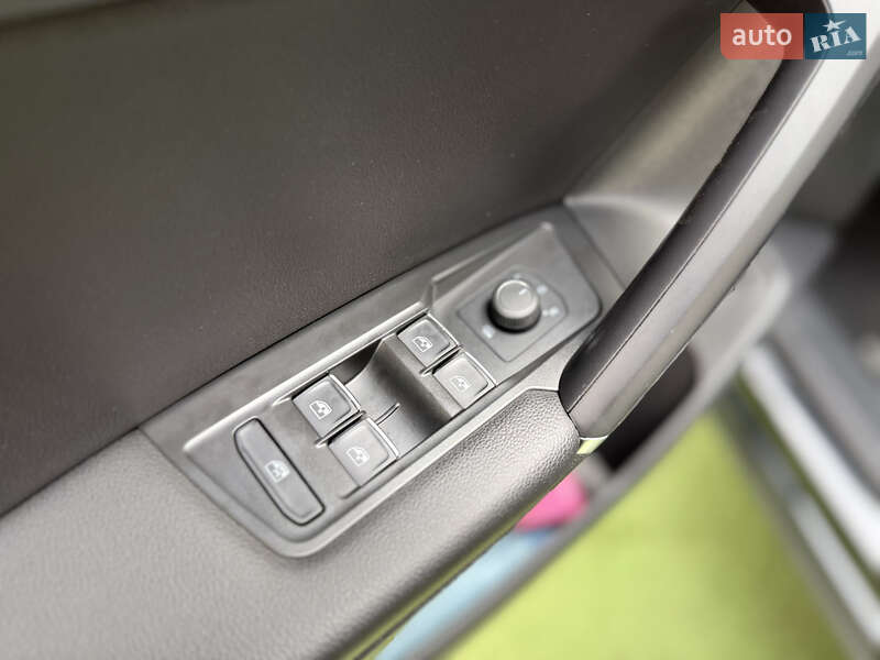 Внедорожник / Кроссовер Volkswagen Tiguan 2019 в Одессе